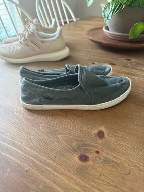 Sanuk Women's Gray Slip-On Moccasins